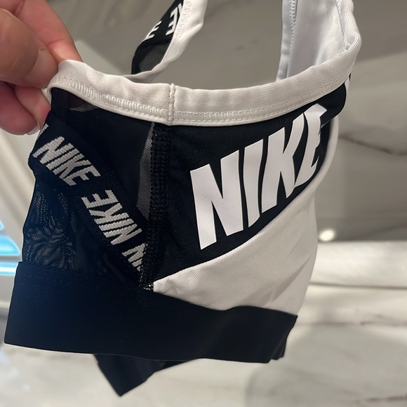 Nike dri-fit bra (Large) - Picture 3 of 4